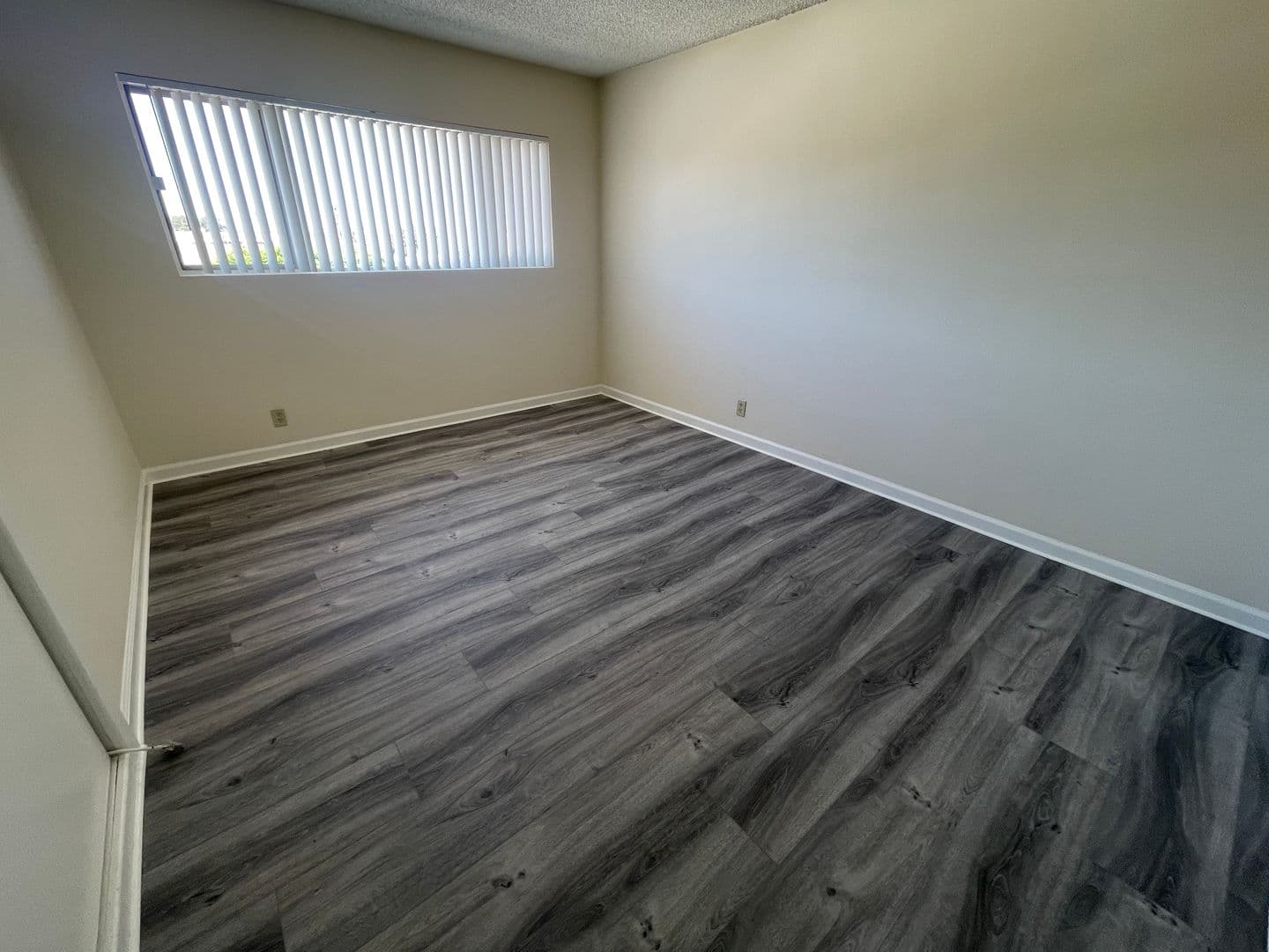 460 W. Doran Street 9 of 12