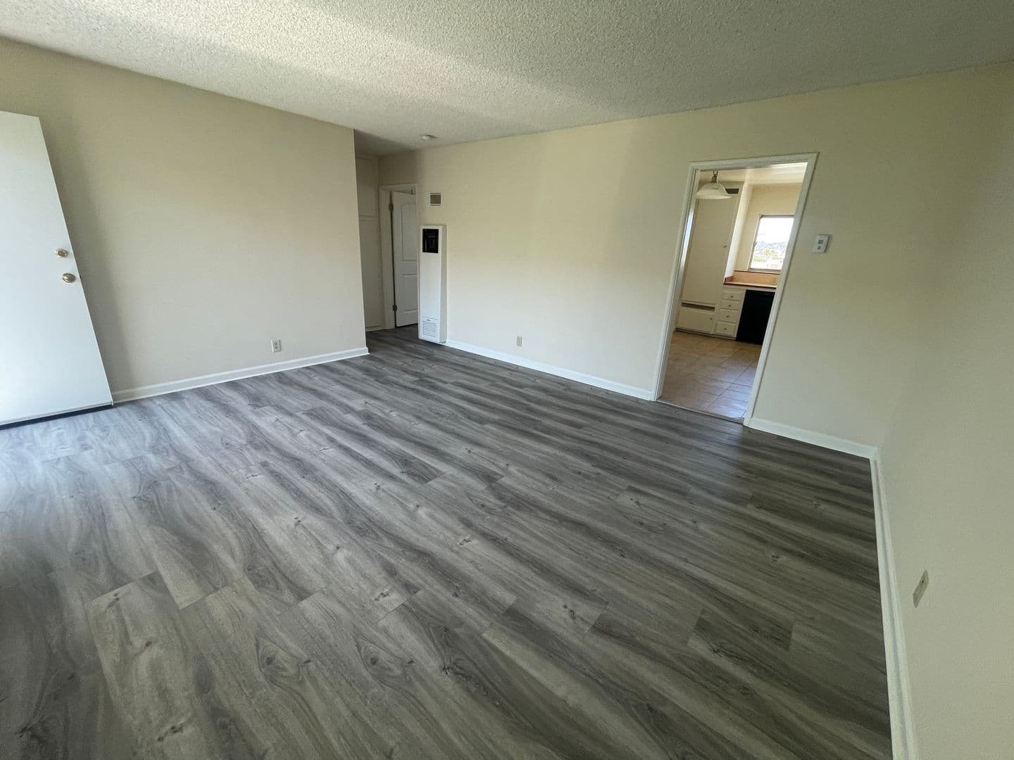 460 W. Doran Street 3 of 12