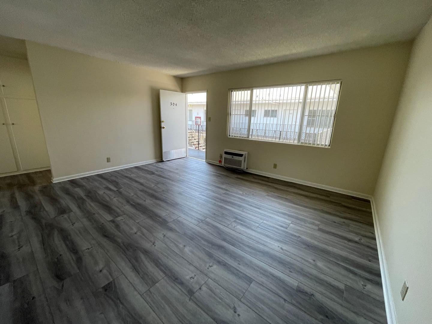 460 W. Doran Street 2 of 12