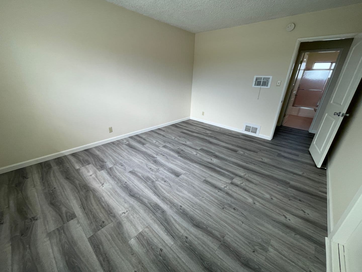 460 W. Doran Street 8 of 12