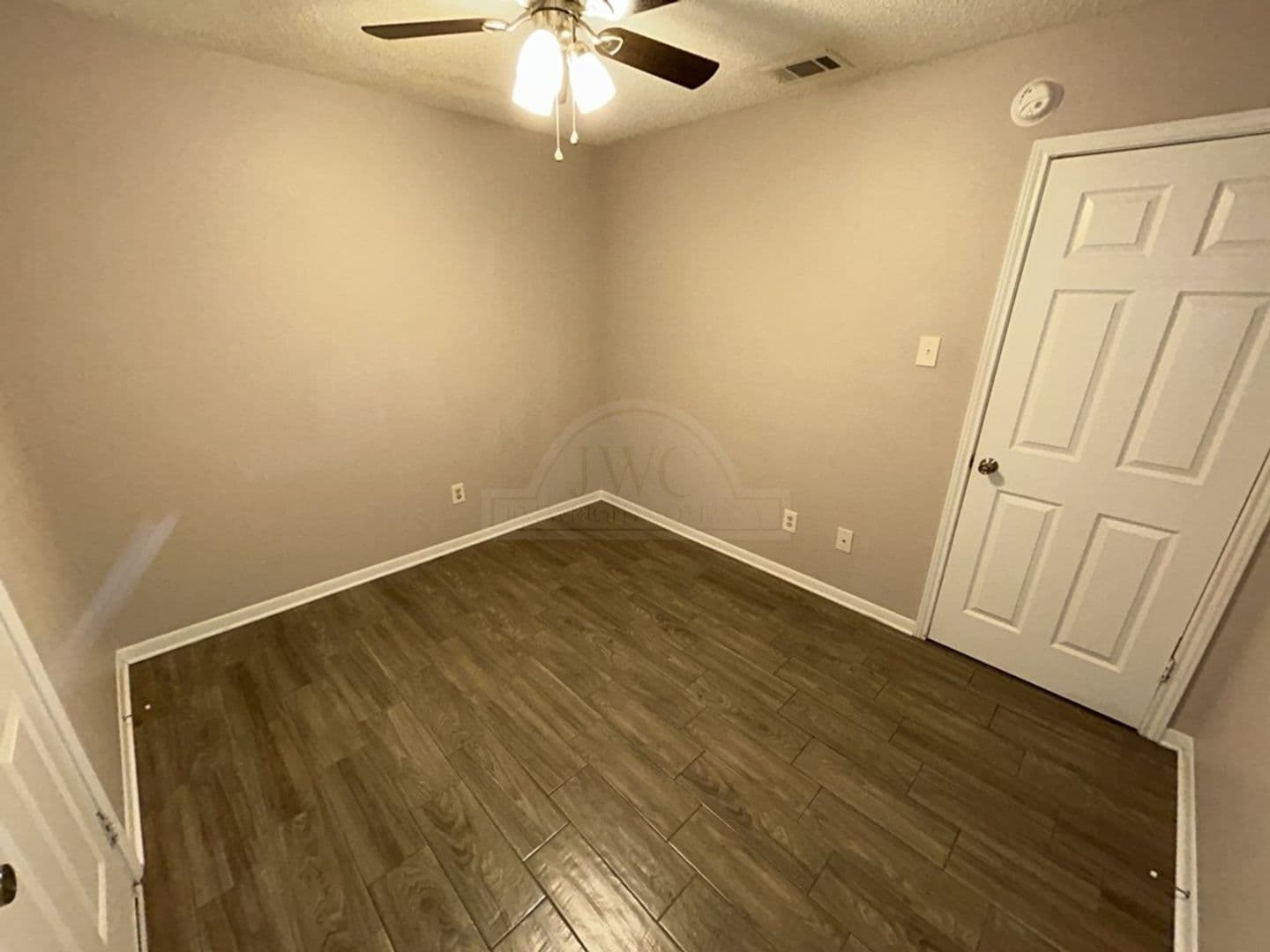 105 W. Reagan Ave 16 of 19