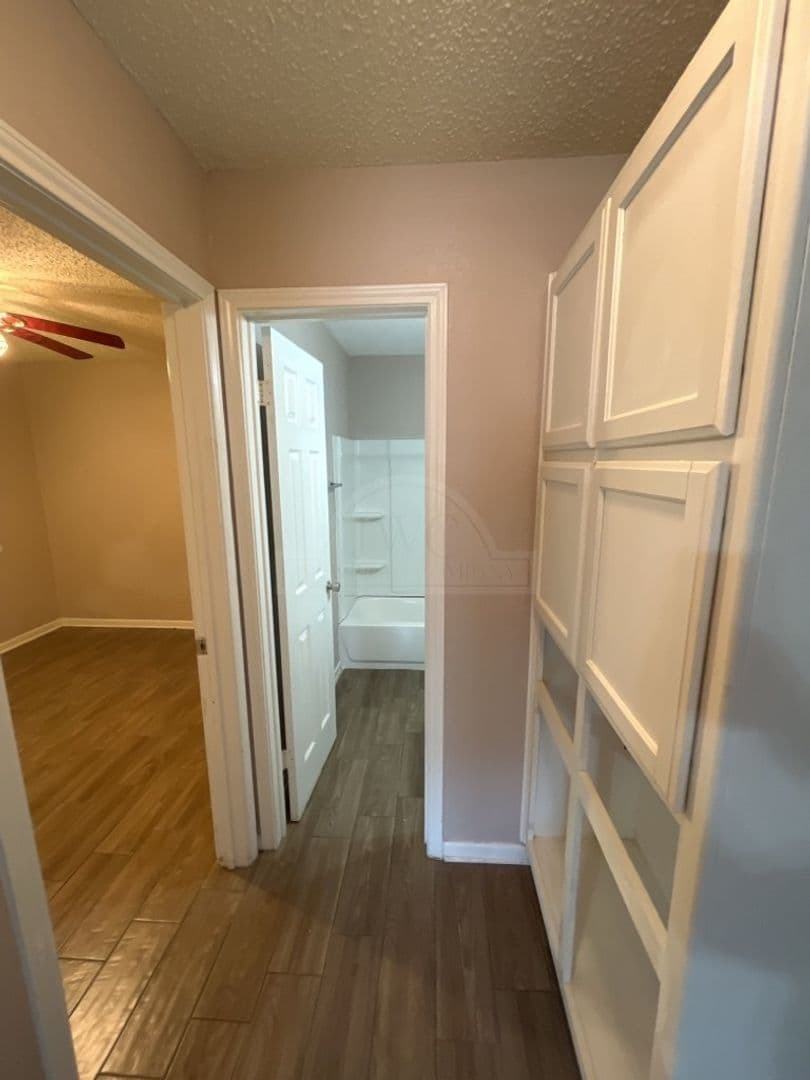 105 W. Reagan Ave 9 of 14