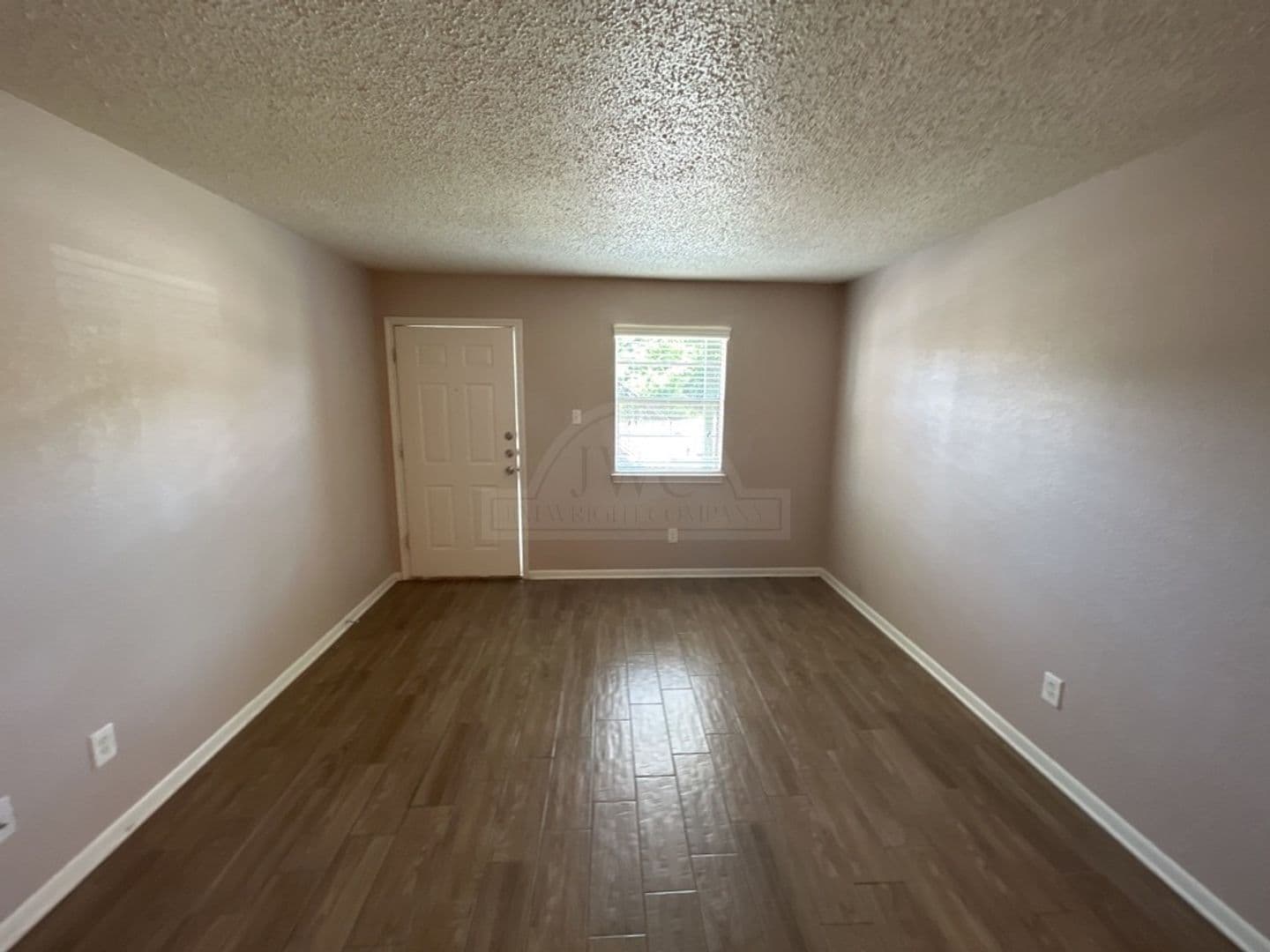 105 W. Reagan Ave 6 of 14