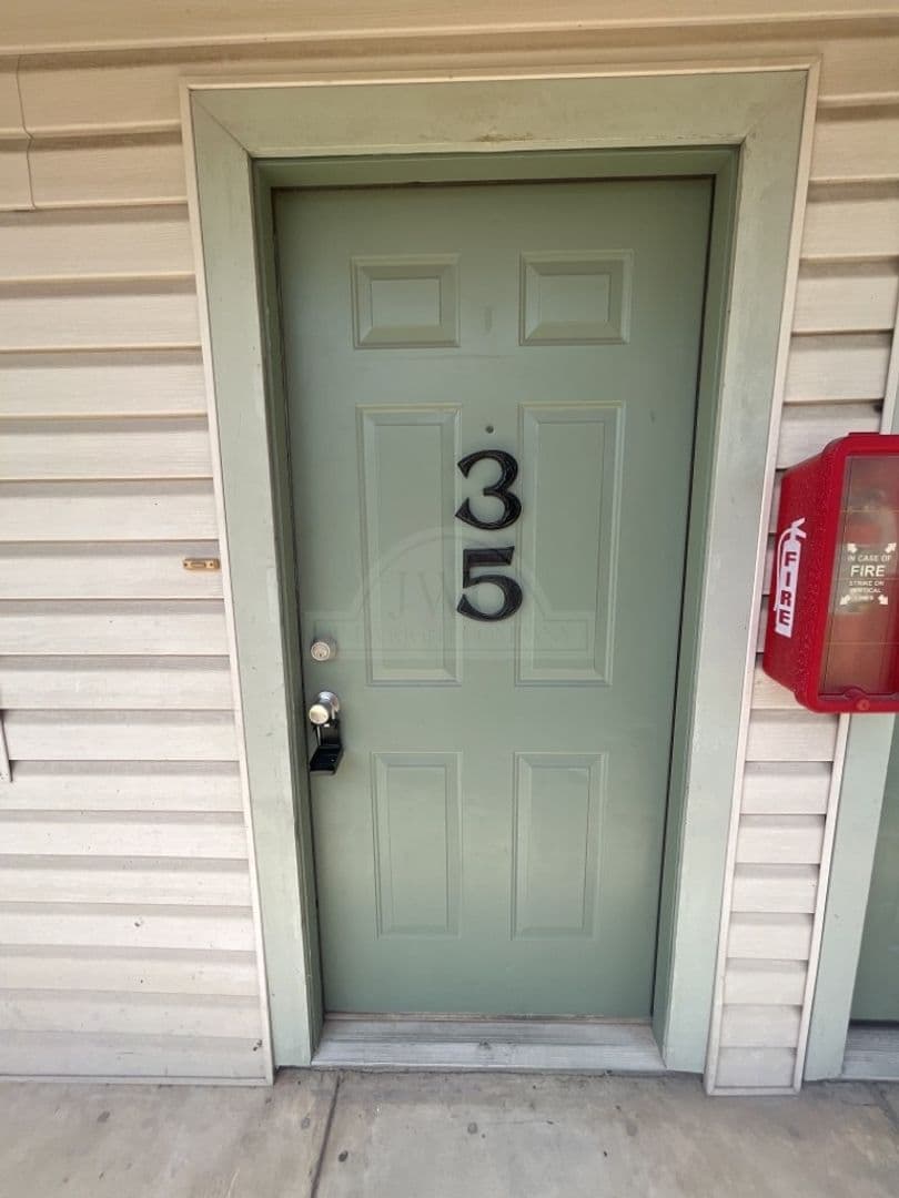 105 W. Reagan Ave 4 of 14