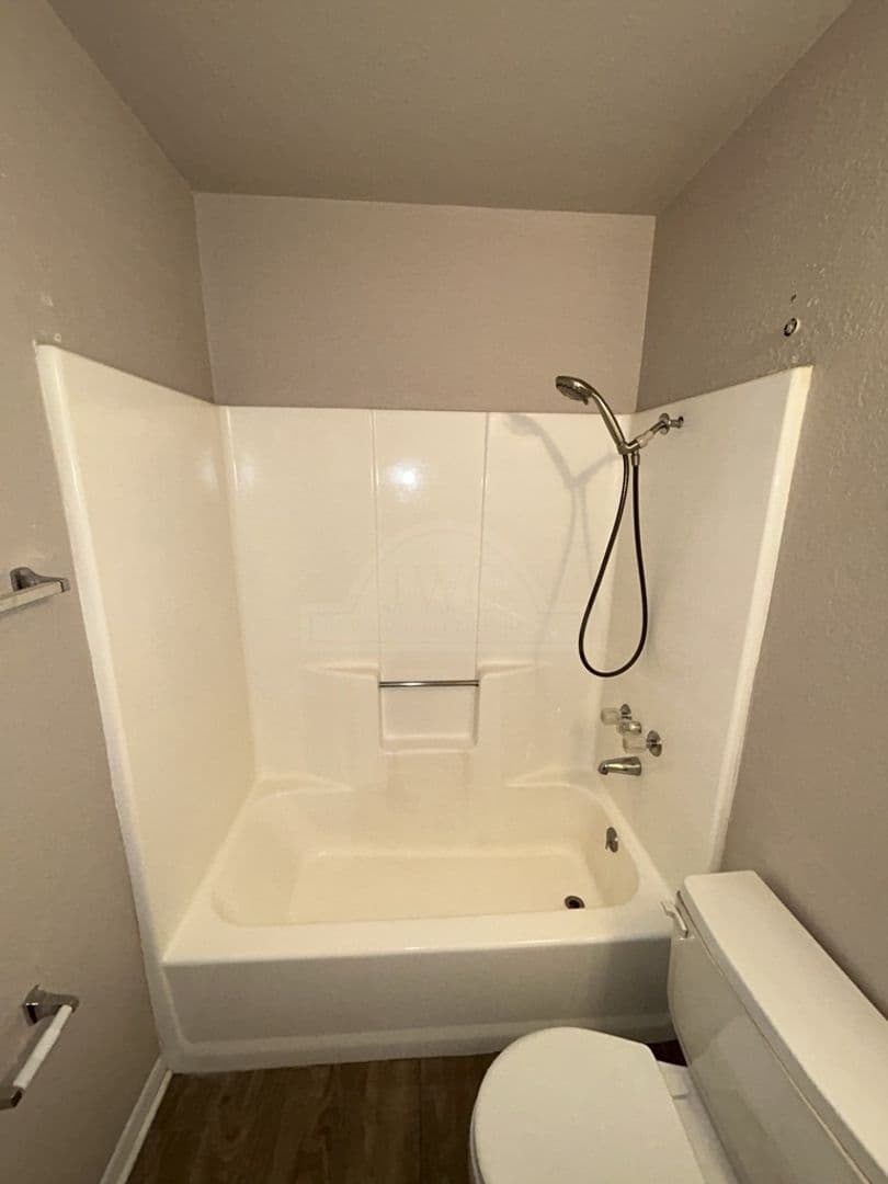 105 W. Reagan Ave 17 of 19