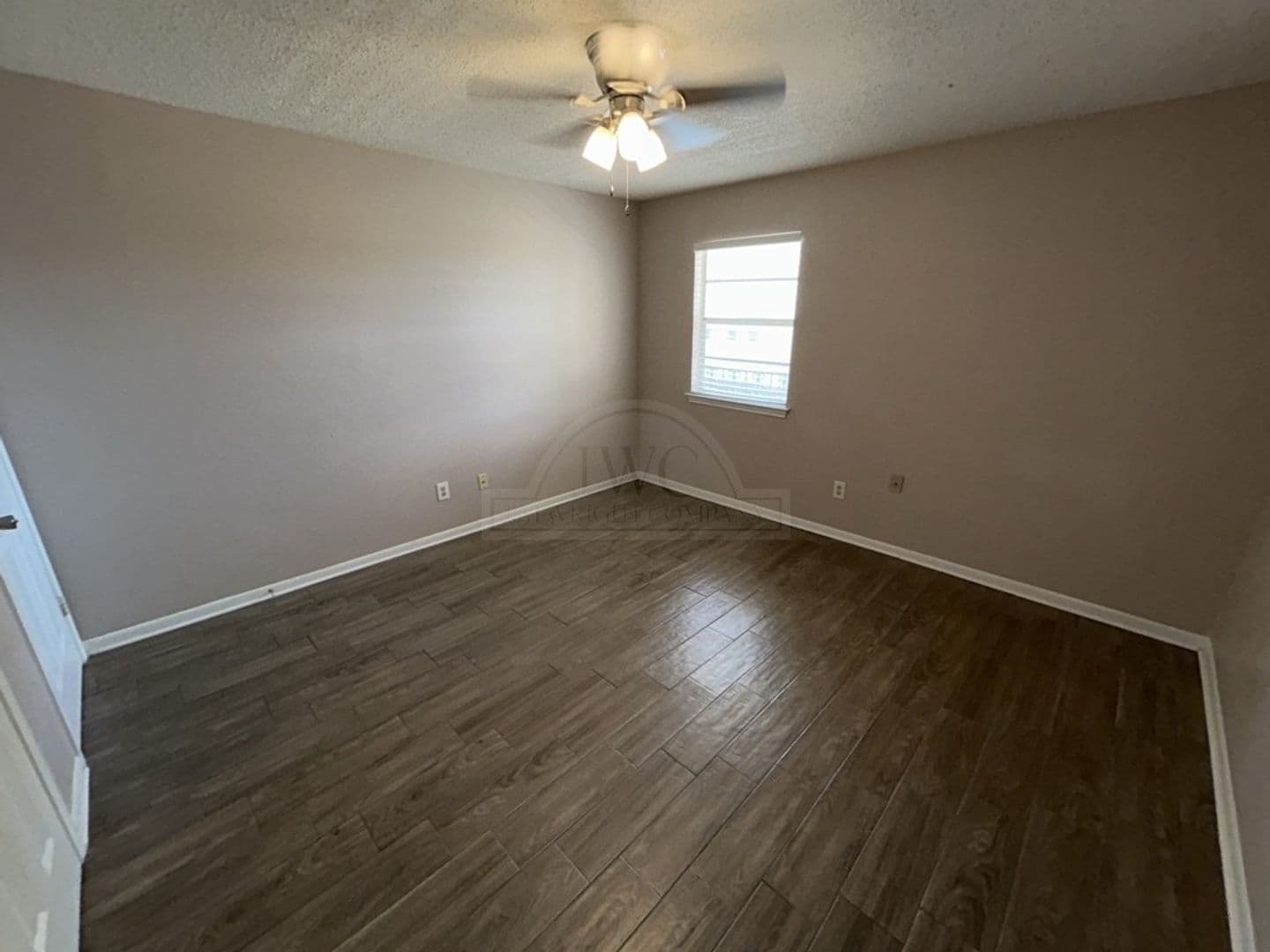 105 W. Reagan Ave 10 of 19