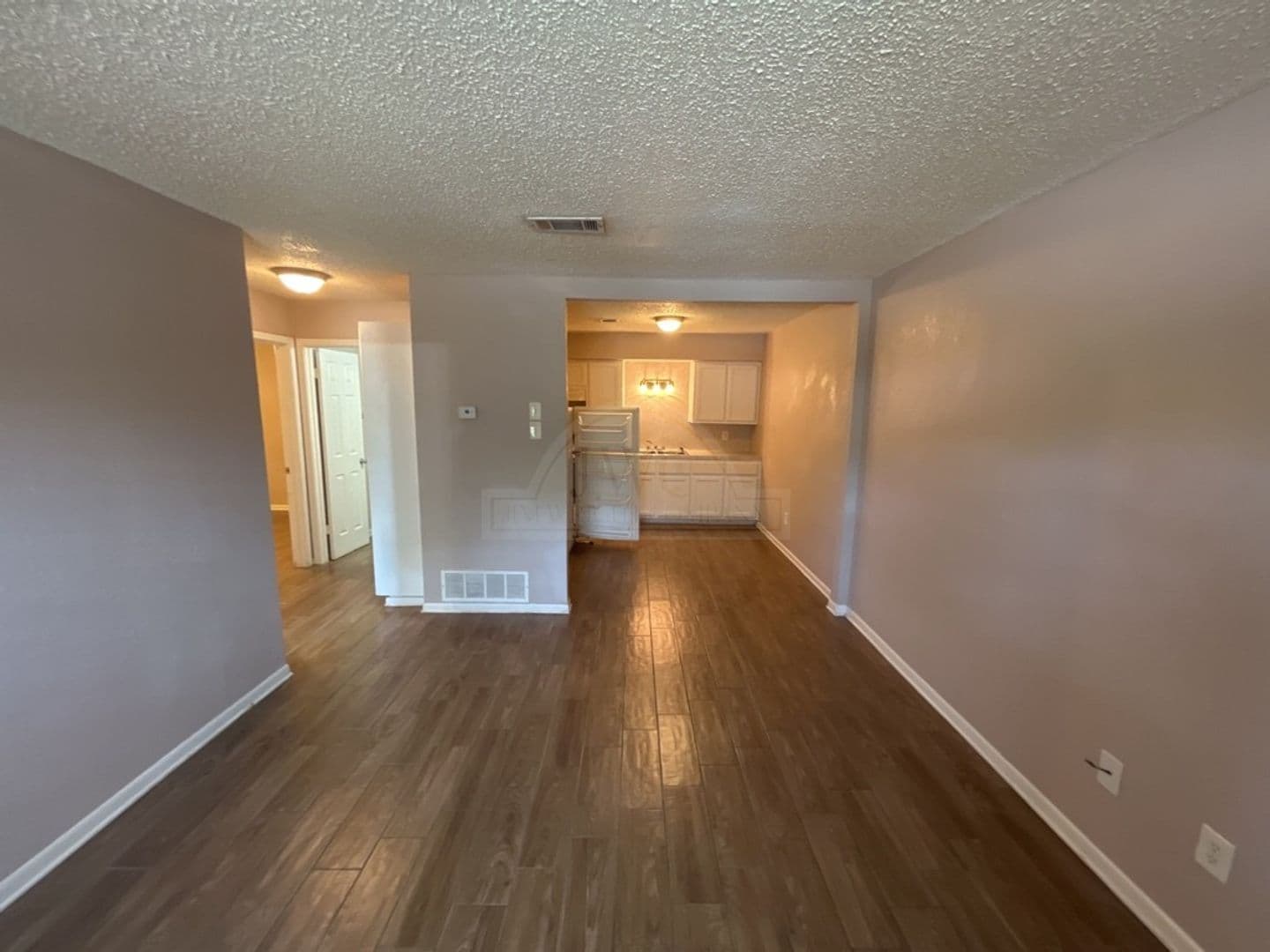 105 W. Reagan Ave 5 of 14