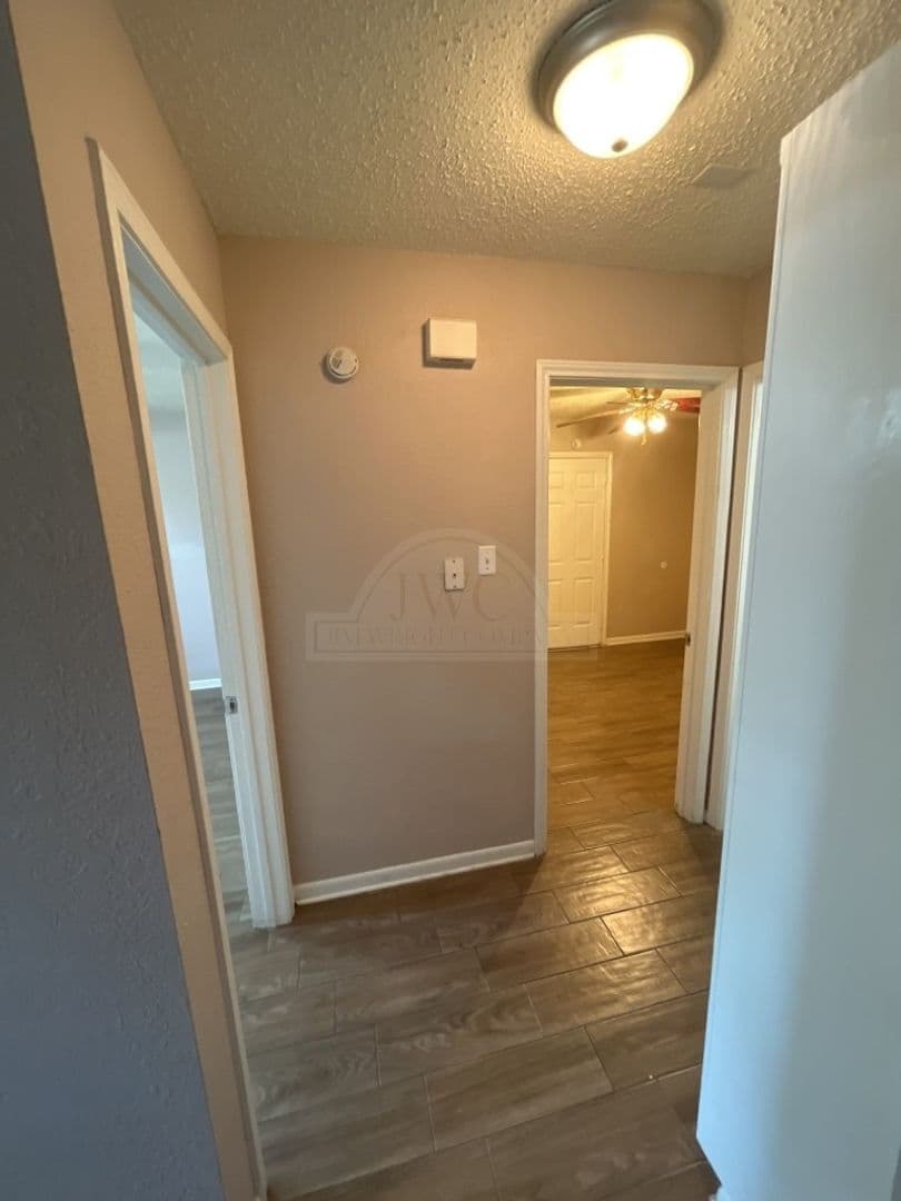 105 W. Reagan Ave 8 of 14