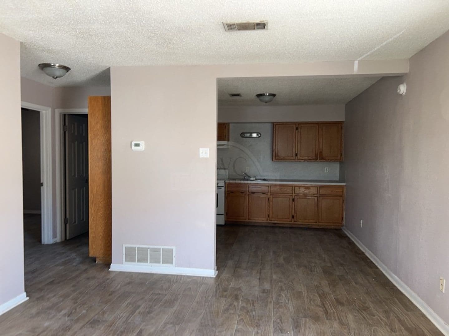 105 W. Reagan Ave 4 of 11