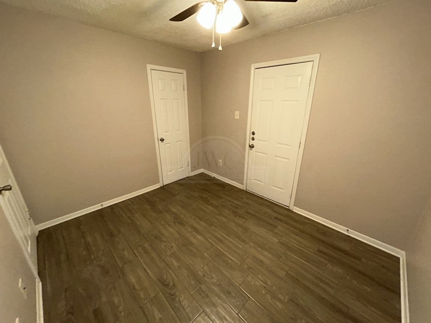 105 W. Reagan Ave 14 of 19
