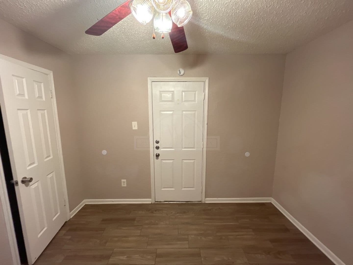 105 W. Reagan Ave 12 of 14