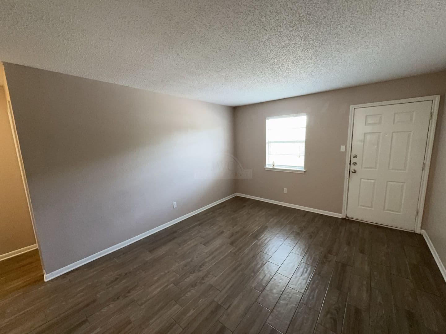 105 W. Reagan Ave 2 of 13