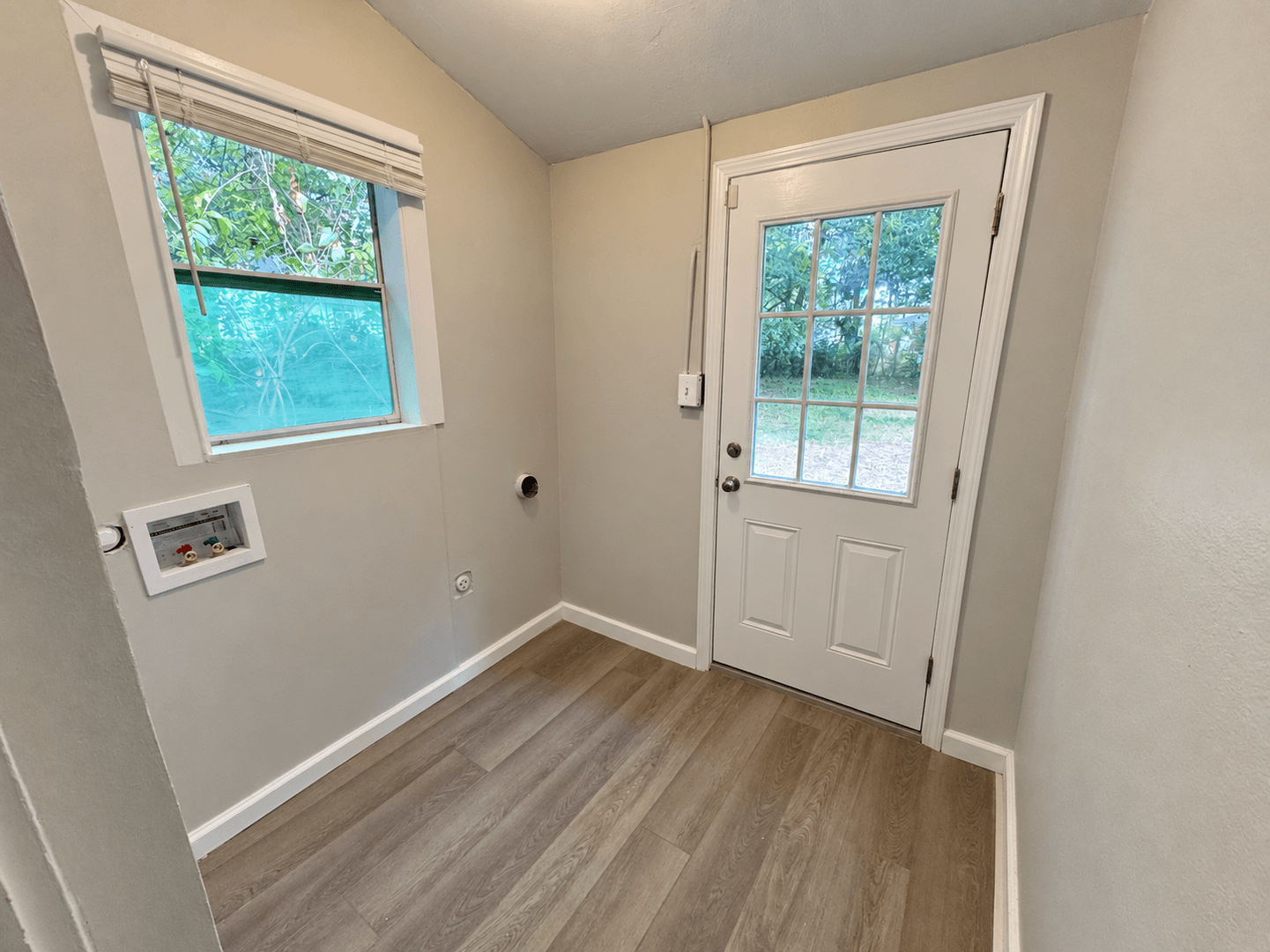554 Bon Air Street 11 of 11