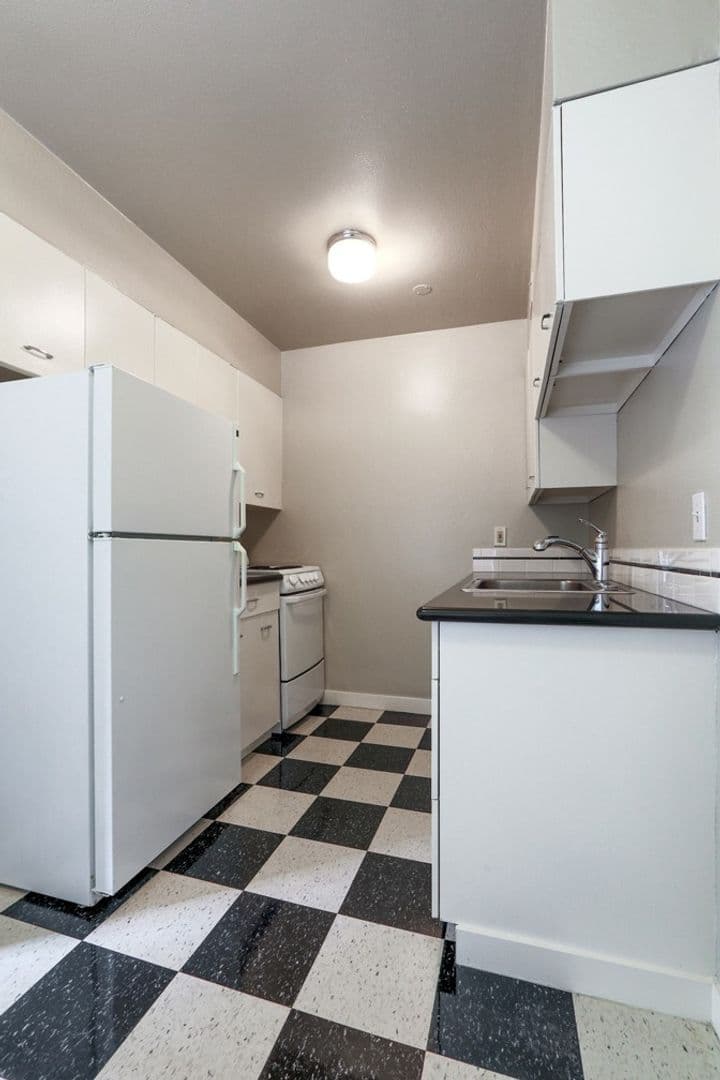 ROSE PLAZA APARTMENTS (RISI01) 23 of 31