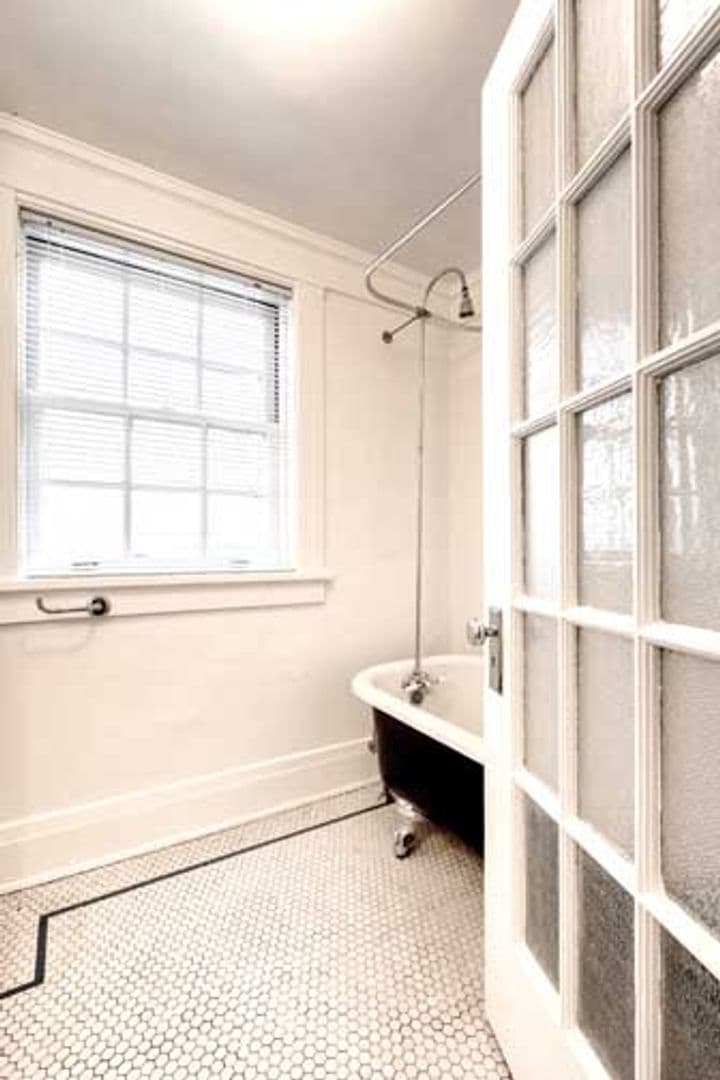 TRINITY PLACE APARTMENTS (MCM01) 8 of 17