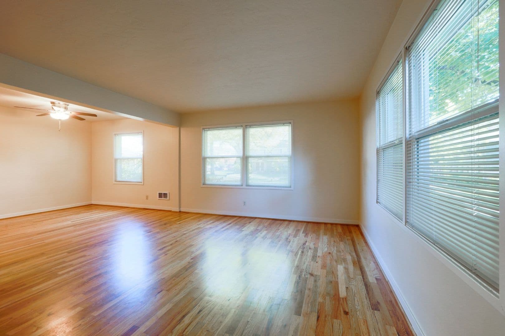 Chic Updated Mid-Century Townhouse in Cedar Hills! 27 of 30