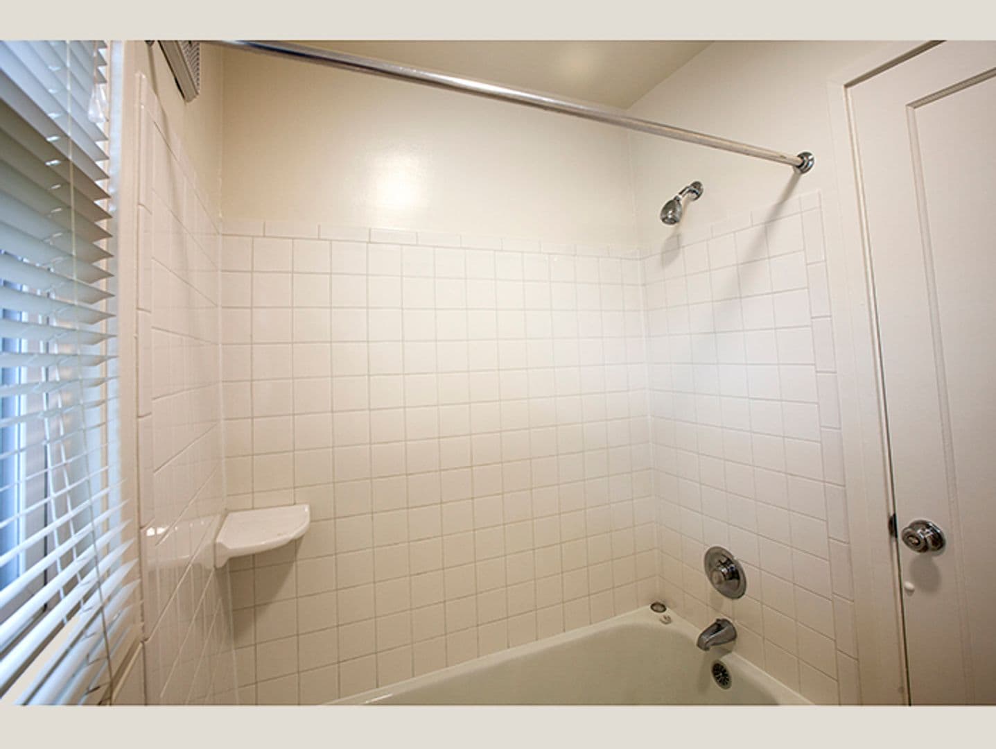 Chic Updated Mid-Century Townhouse in Cedar Hills! 23 of 26