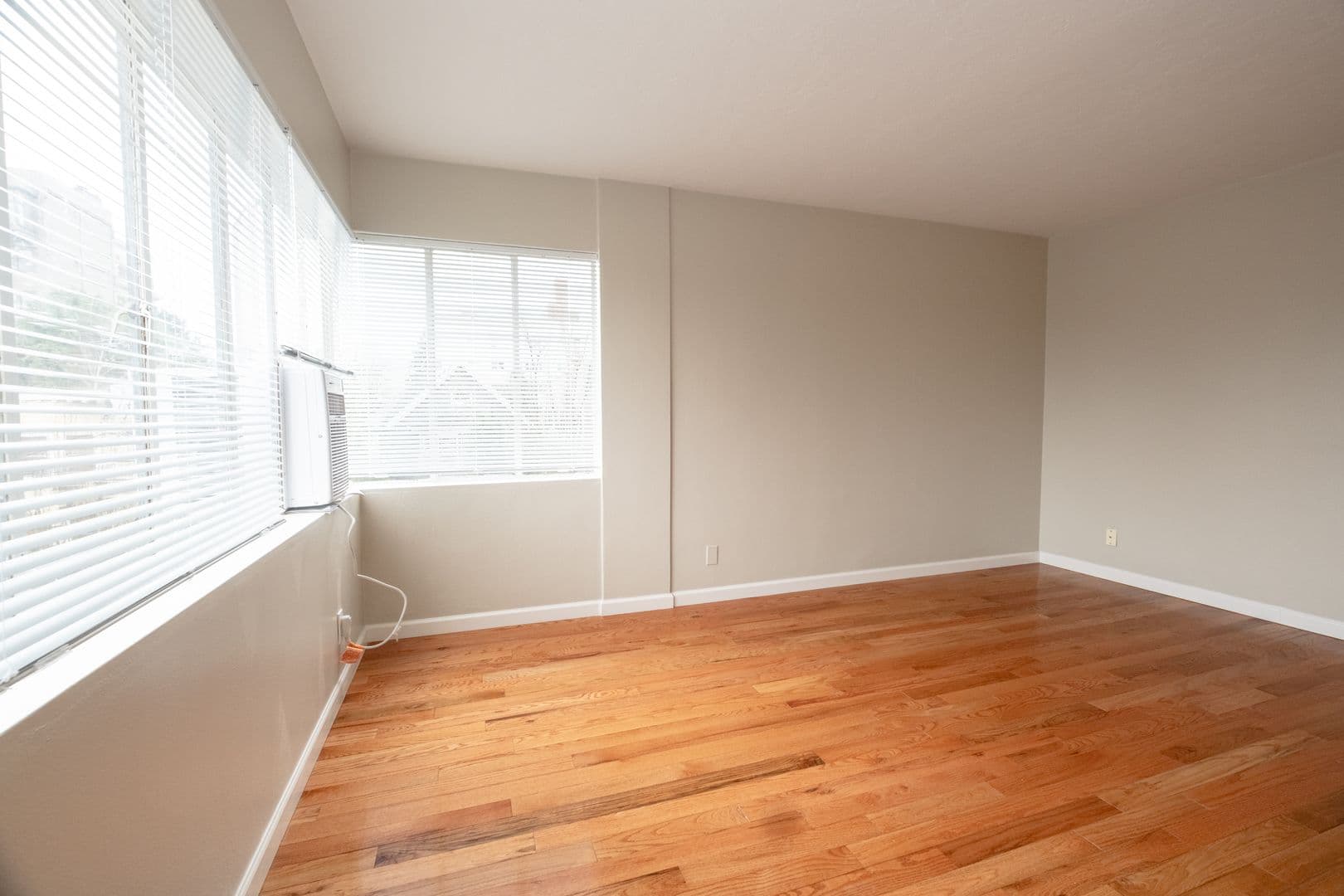 ROSE PLAZA APARTMENTS (RISI01) 26 of 29