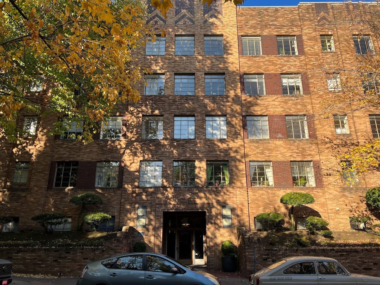 REGENT APARTMENTS (REG01) 1 of 17