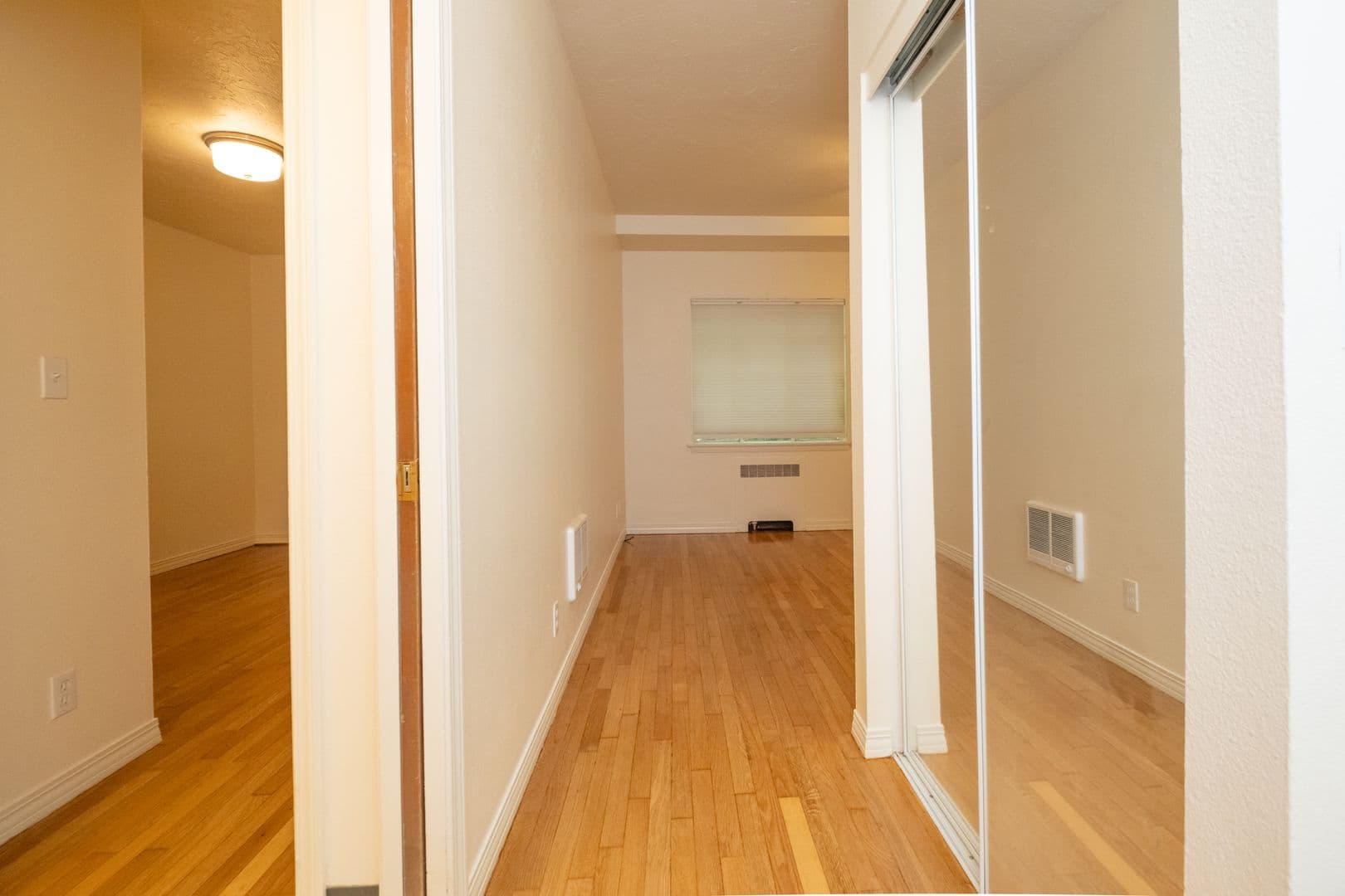 REGENT APARTMENTS (REG01) 4 of 18