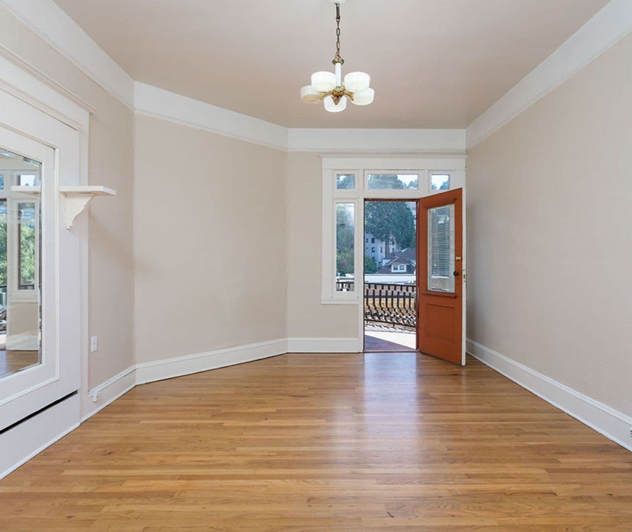 KINGSBURY APARTMENTS (KING01) 1 of 17