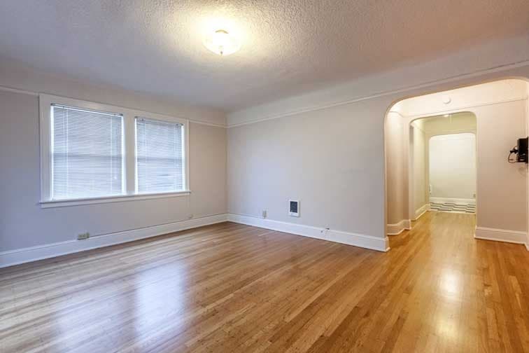 ESTELLE COURT APARTMENTS (MCM10) 3 of 11