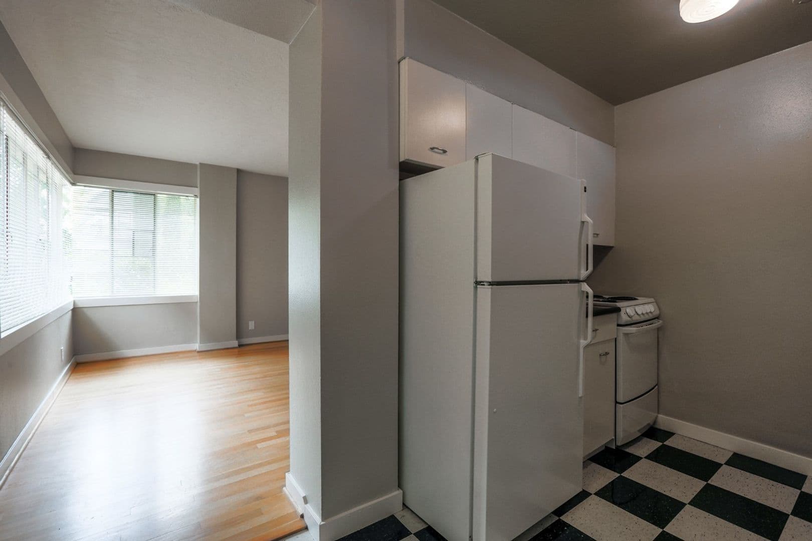 ROSE PLAZA APARTMENTS (RISI01) 16 of 31