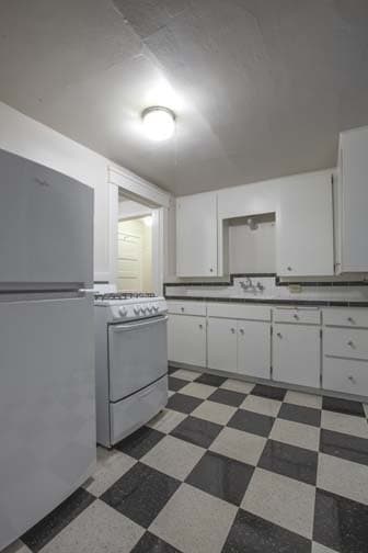 AMBERLEY APARTMENTS (JAMJ02) 4 of 14