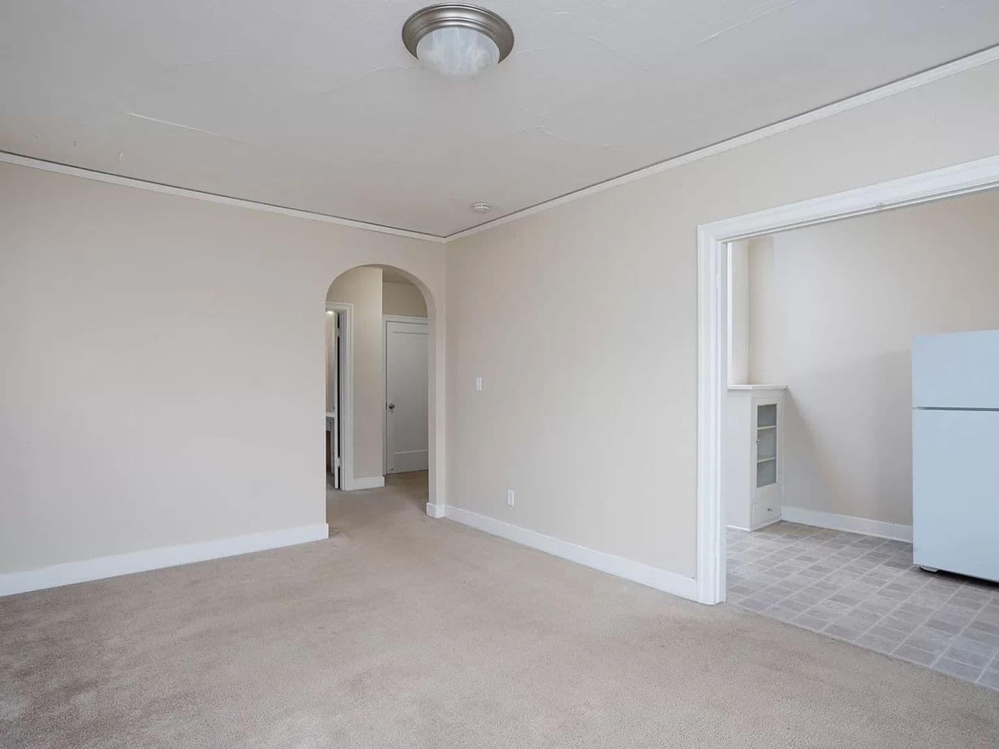 AMHURST APARTMENTS (MOUN02) 4 of 9