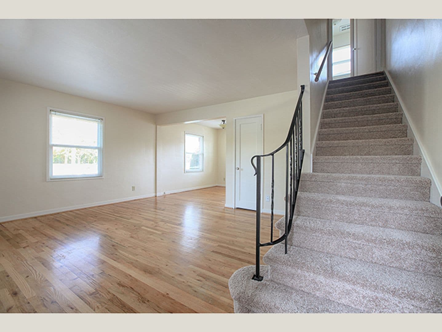 Chic Updated Mid-Century Townhouse in Cedar Hills! 20 of 26