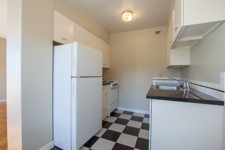 ROSE PLAZA APARTMENTS (RISI01) 6 of 28