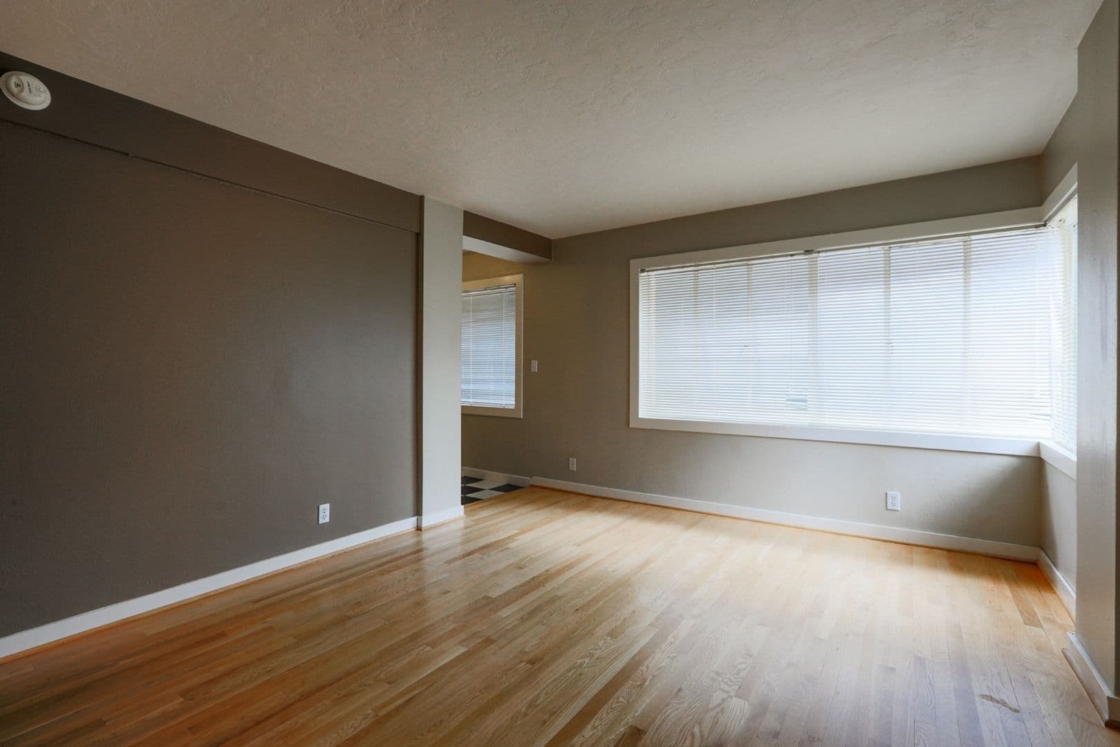 ROSE PLAZA APARTMENTS (RISI01) 26 of 31
