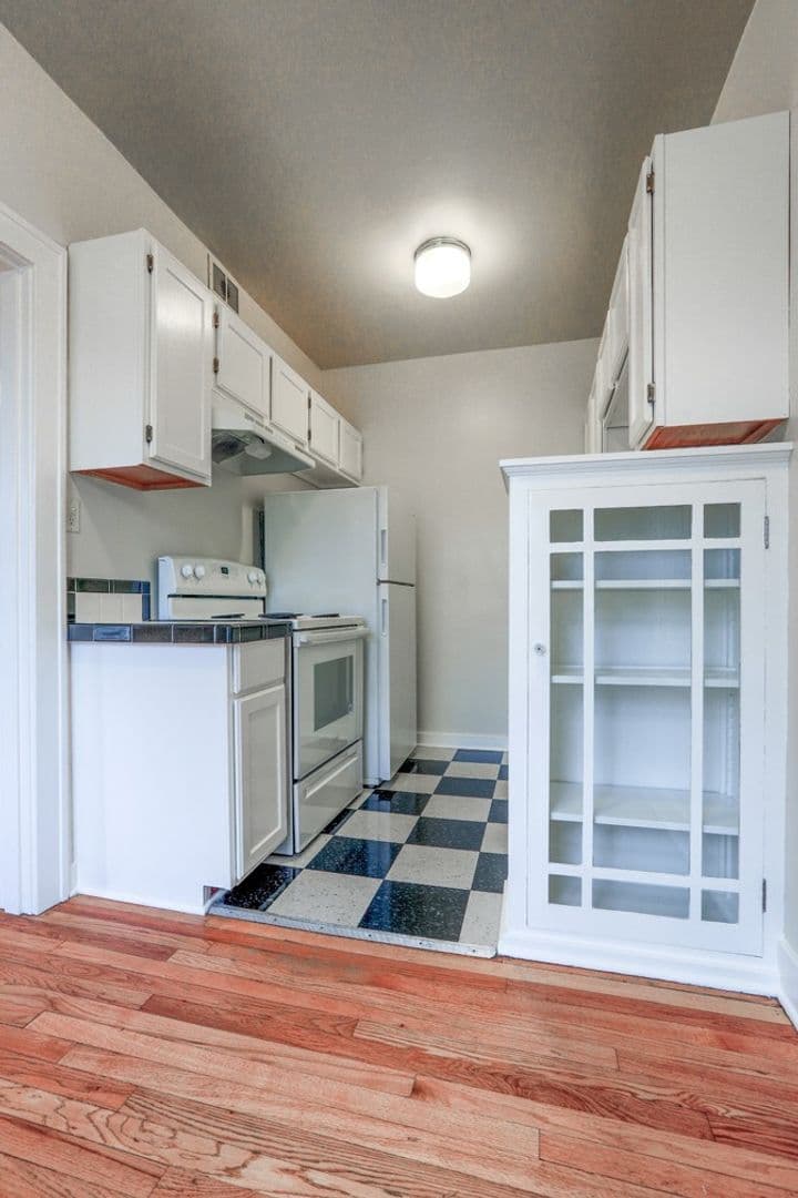 CASTLE ROSE APARTMENTS (BALM05) 11 of 21