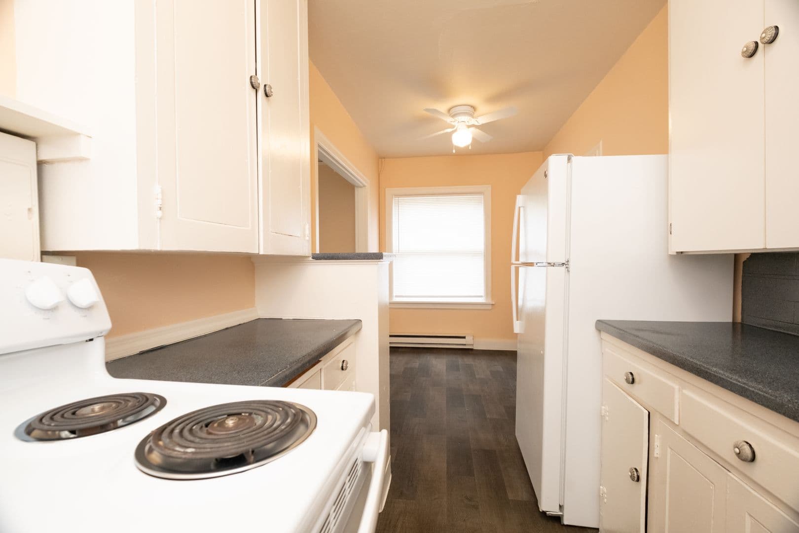 AMHURST APARTMENTS (MOUN02) 4 of 21
