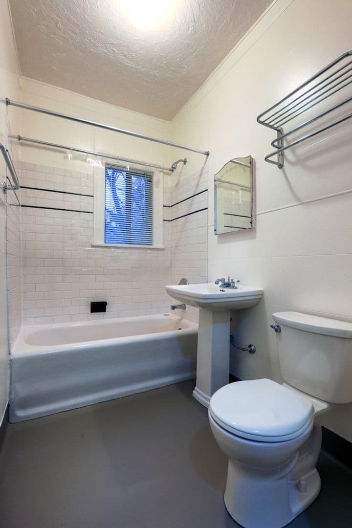 CASTLE ROSE APARTMENTS (BALM05) 12 of 21