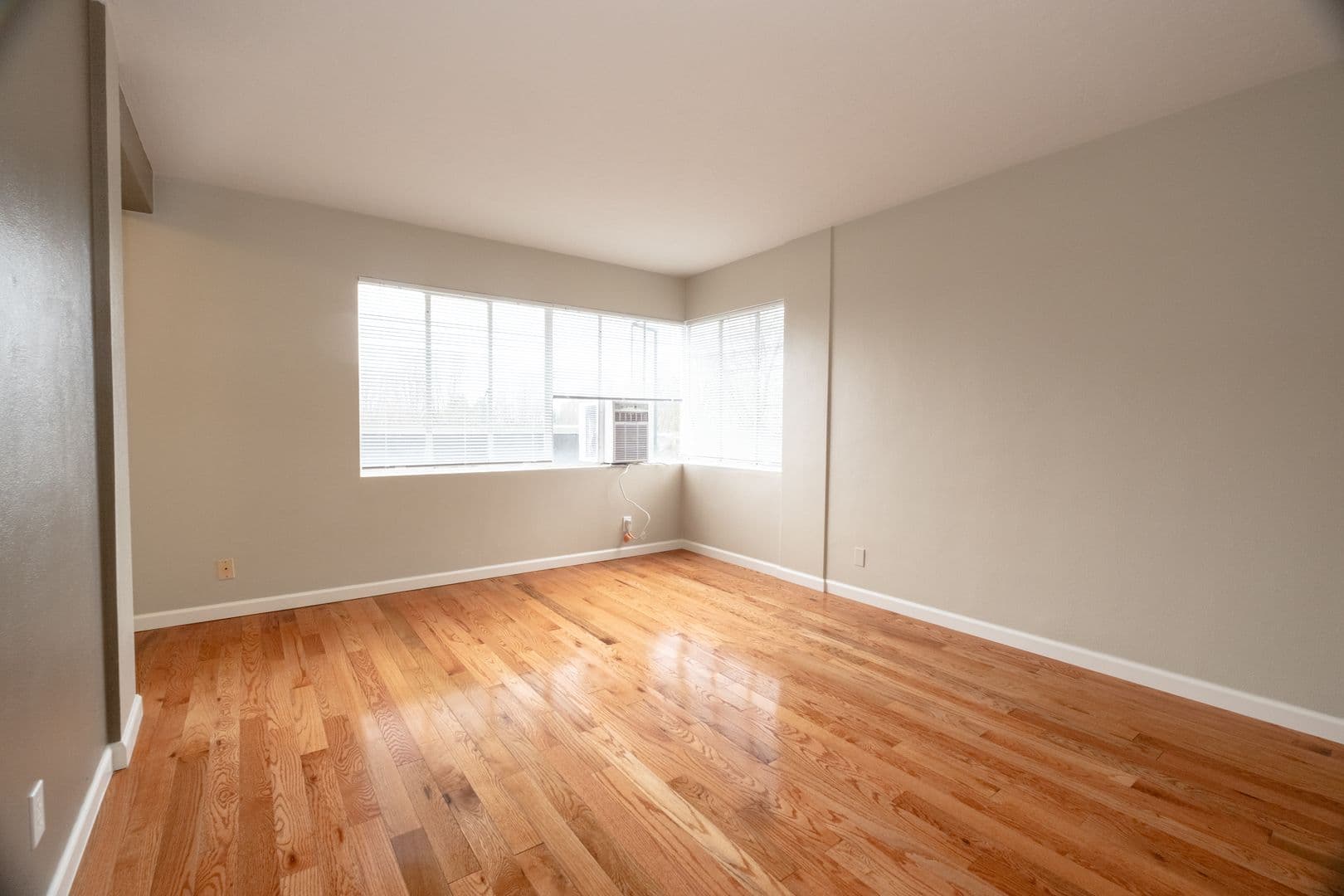 ROSE PLAZA APARTMENTS (RISI01) 4 of 29