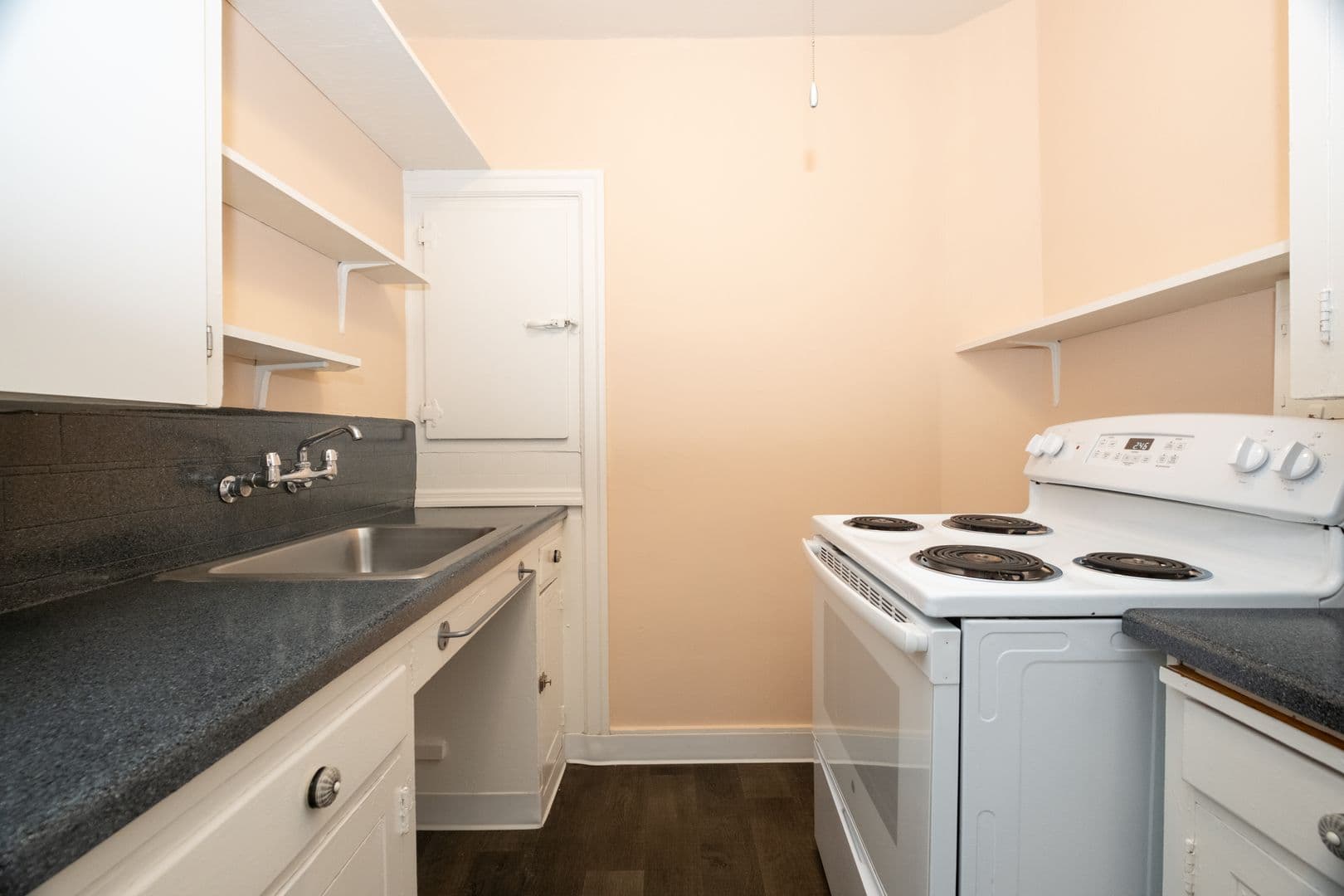 AMHURST APARTMENTS (MOUN02) 14 of 21