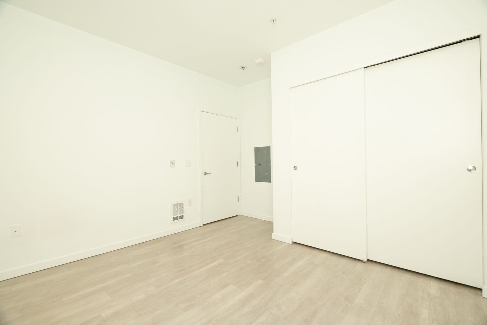 HOMEROOM APARTMENTS (HOME01) 12 of 26