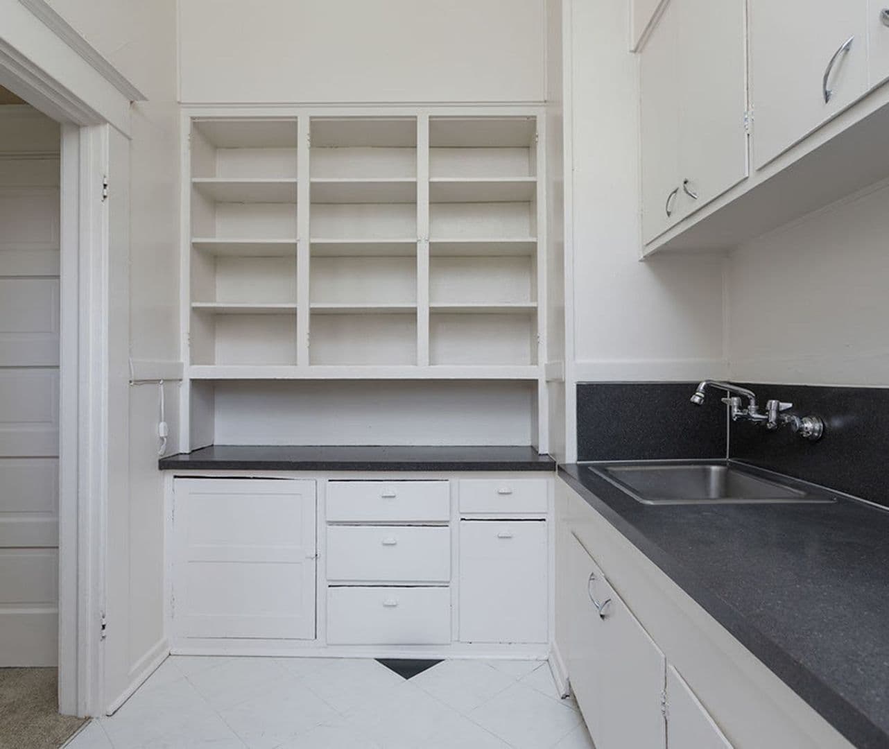 KINGSBURY APARTMENTS (KING01) 4 of 17