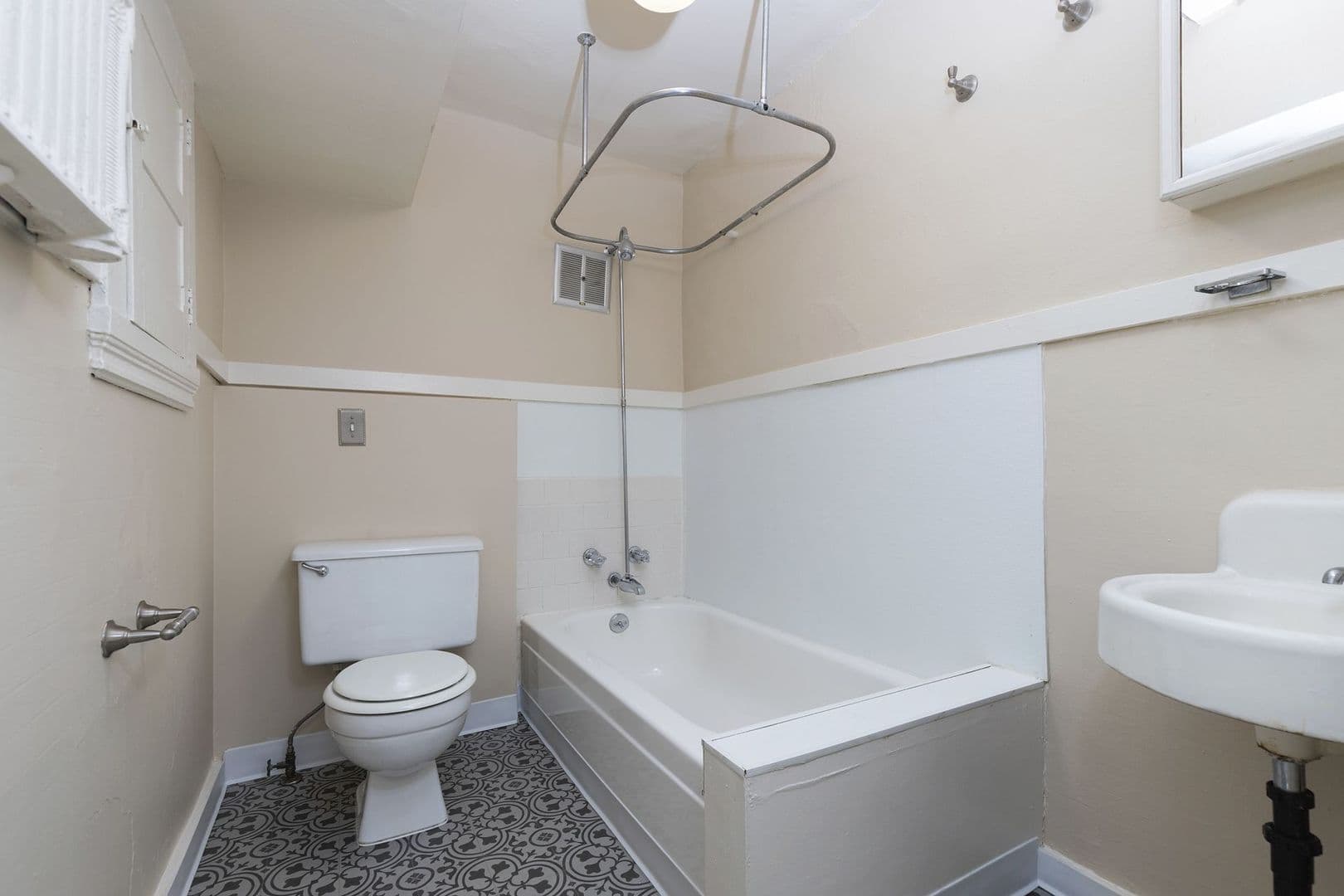 KINGSBURY APARTMENTS (KING01) 6 of 9