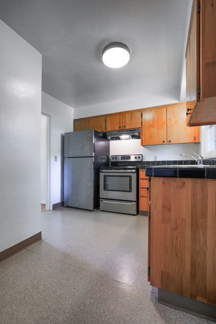 Chic Updated Mid-Century Townhouse in Cedar Hills! 24 of 25