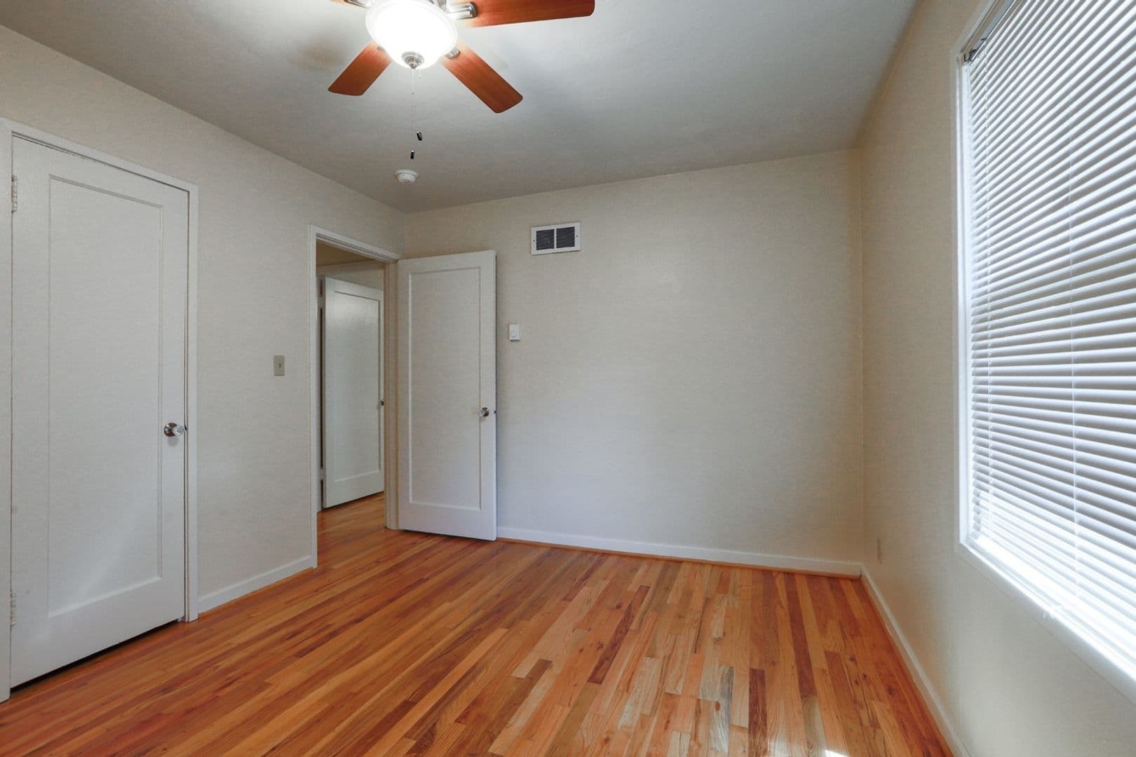 Chic Updated Mid-Century Townhouse in Cedar Hills 6 of 16