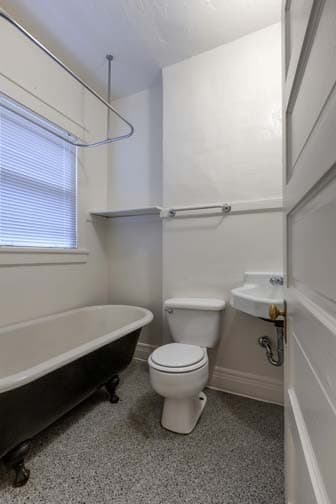 AMBERLEY APARTMENTS (JAMJ02) 17 of 19