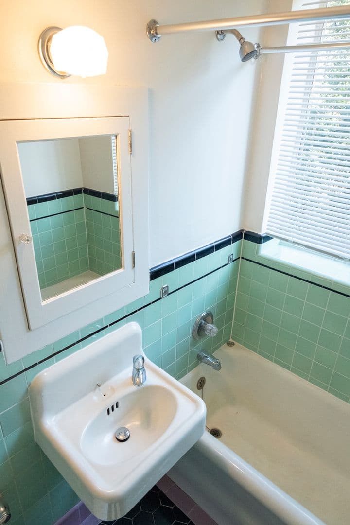 JEANNE MANOR APARTMENTS (JEAN01) 16 of 17