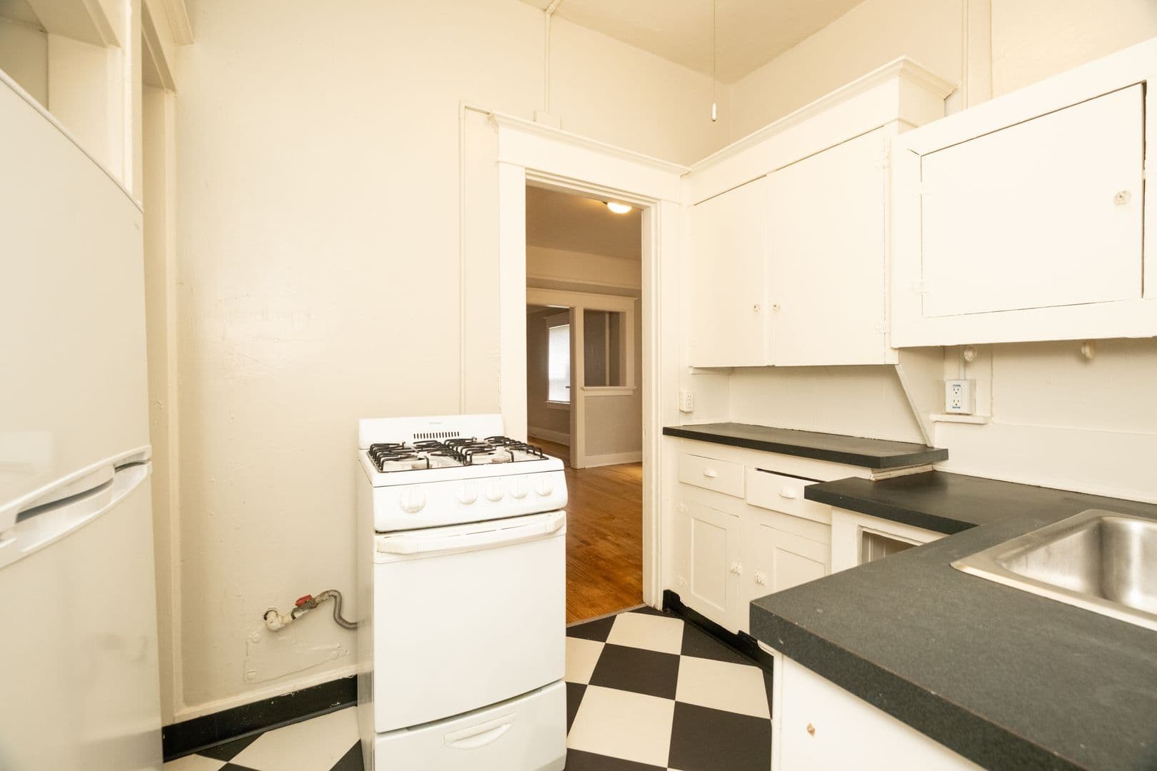 BONNIE BRAE APARTMENTS (WALD02) 3 of 17