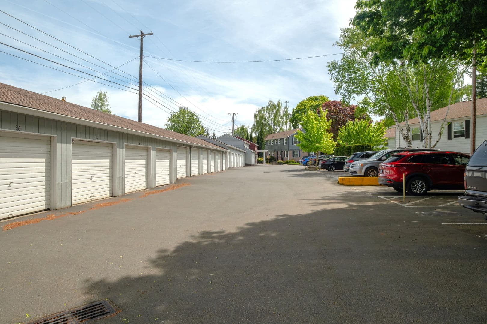 Chic Updated Mid-Century Townhouse in Cedar Hills! 14 of 26