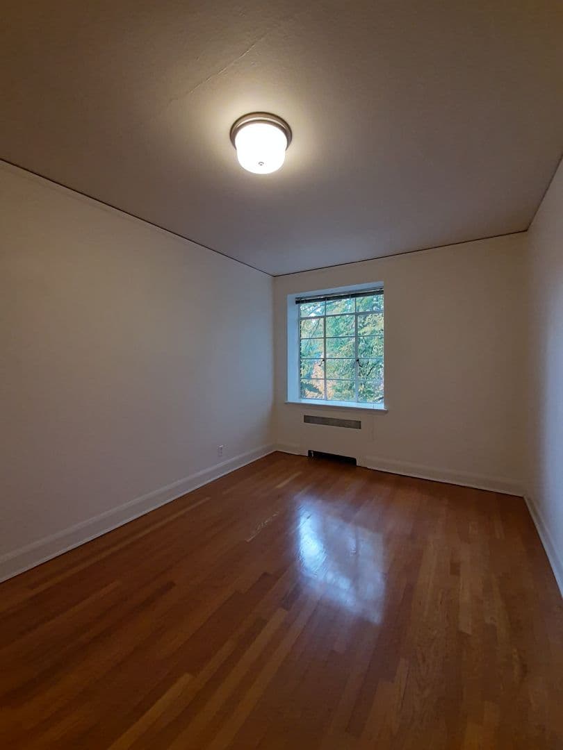 REGENT APARTMENTS (REG01) 7 of 17