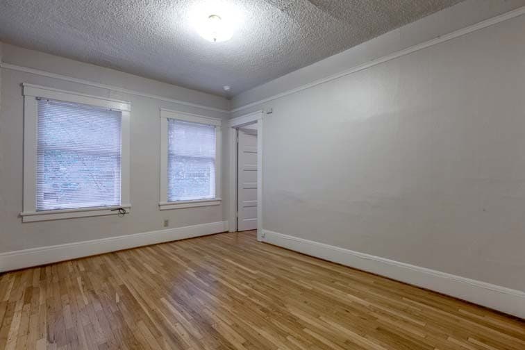 AMBERLEY APARTMENTS (JAMJ02) 13 of 19