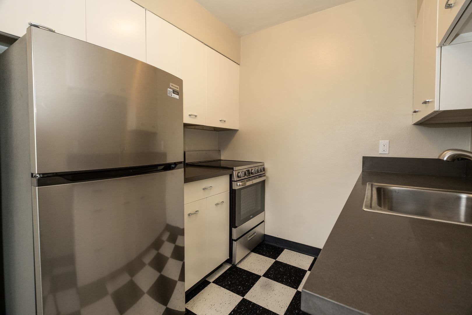 ROSE PLAZA APARTMENTS (RISI01) 9 of 29