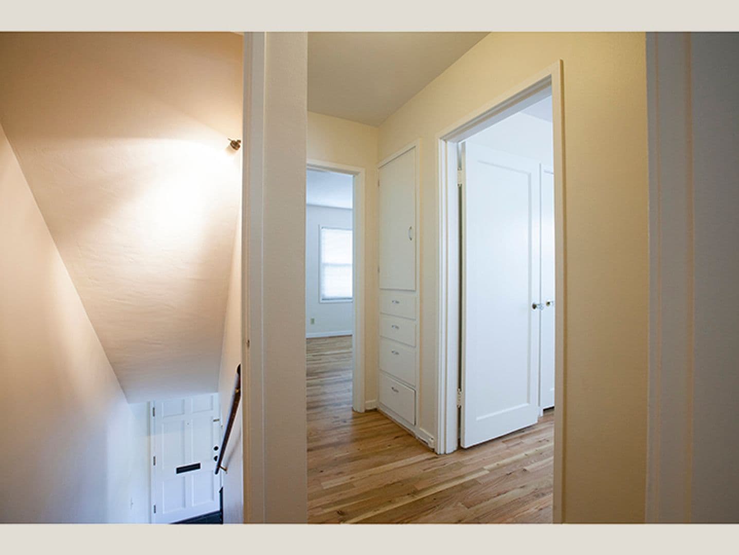 Chic Updated Mid-Century Townhouse in Cedar Hills 15 of 16